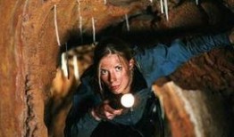 黑暗侵袭电影在线观看,惊悚深海的恐怖之旅