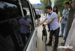东莞爆料小偷事情视频,监控视频曝光